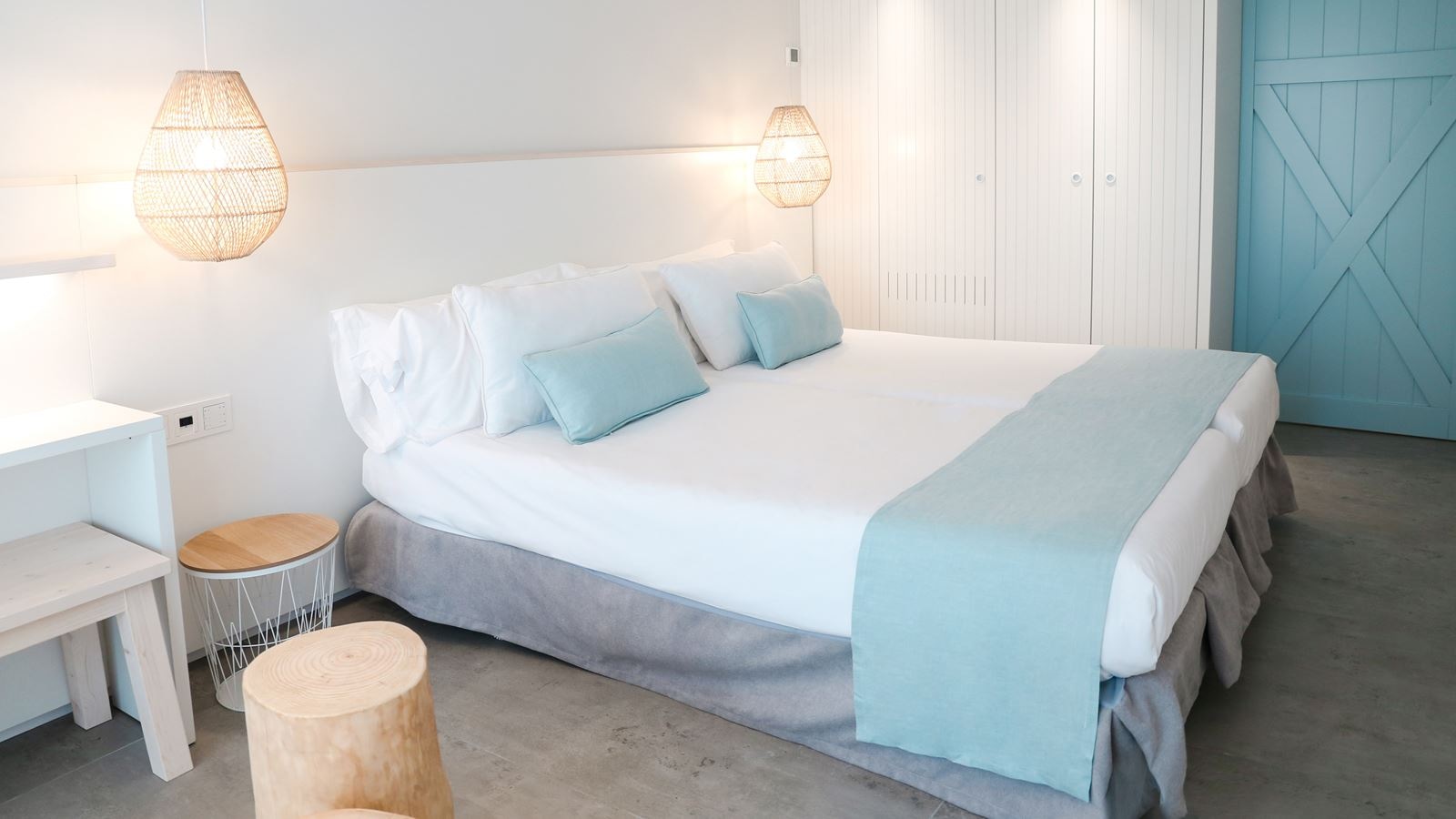 rooms-double-balcony-or-terrace