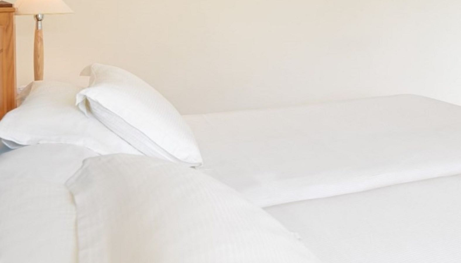 rooms-double-standard-balcony-or-terrace