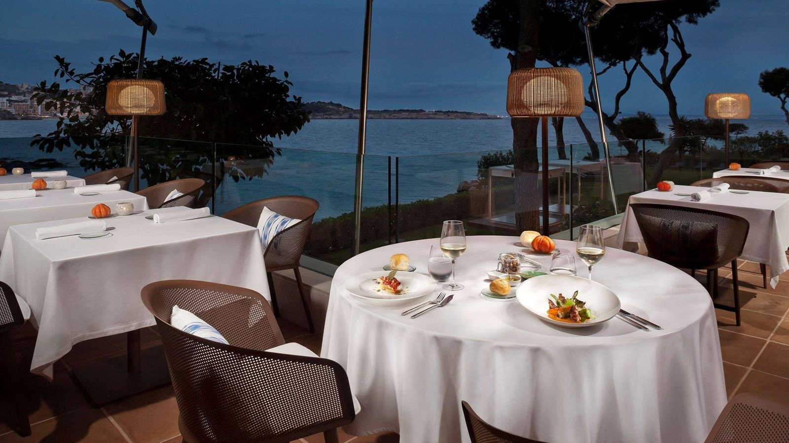 restaurants-restaurants