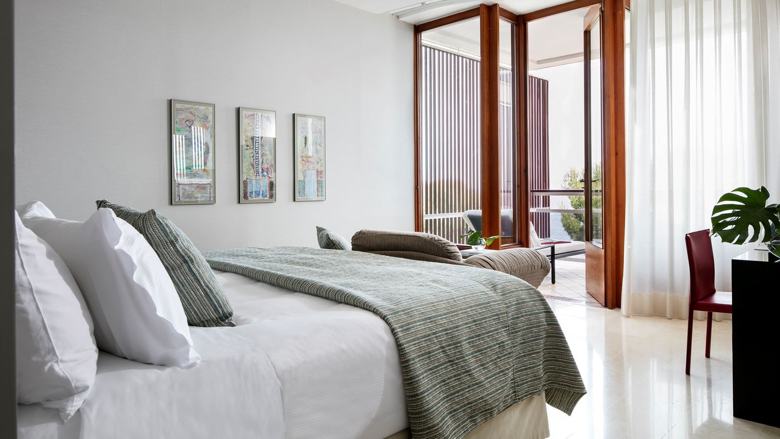 rooms-red-level-gran-suite-sea-view