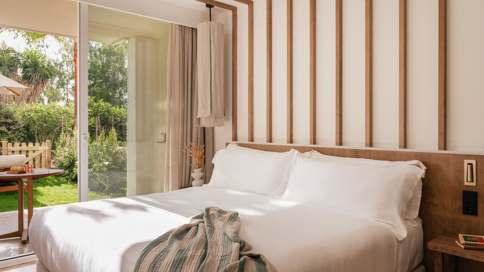 rooms-double-superior-me-with-balcony-or-terrace