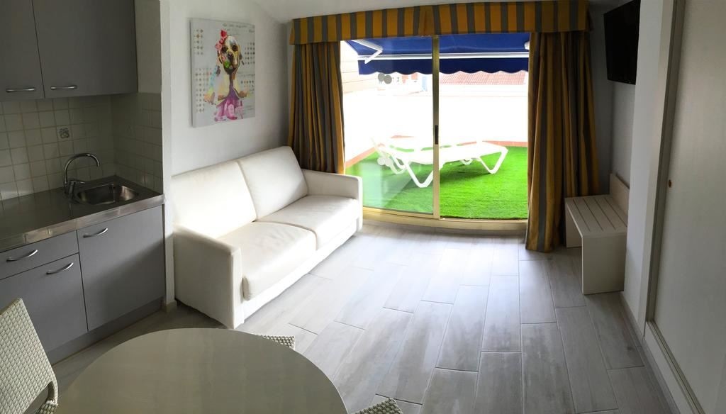 rooms-superior-junior-suite-balcony-or-terrace