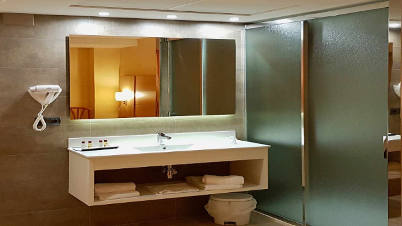 rooms-family-room-balcony-or-terrace