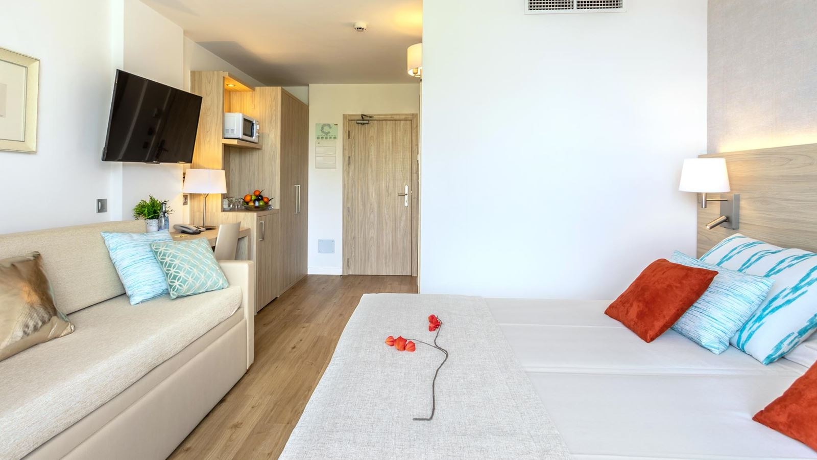 rooms-double-room-lake-view-balcony-or-terrace