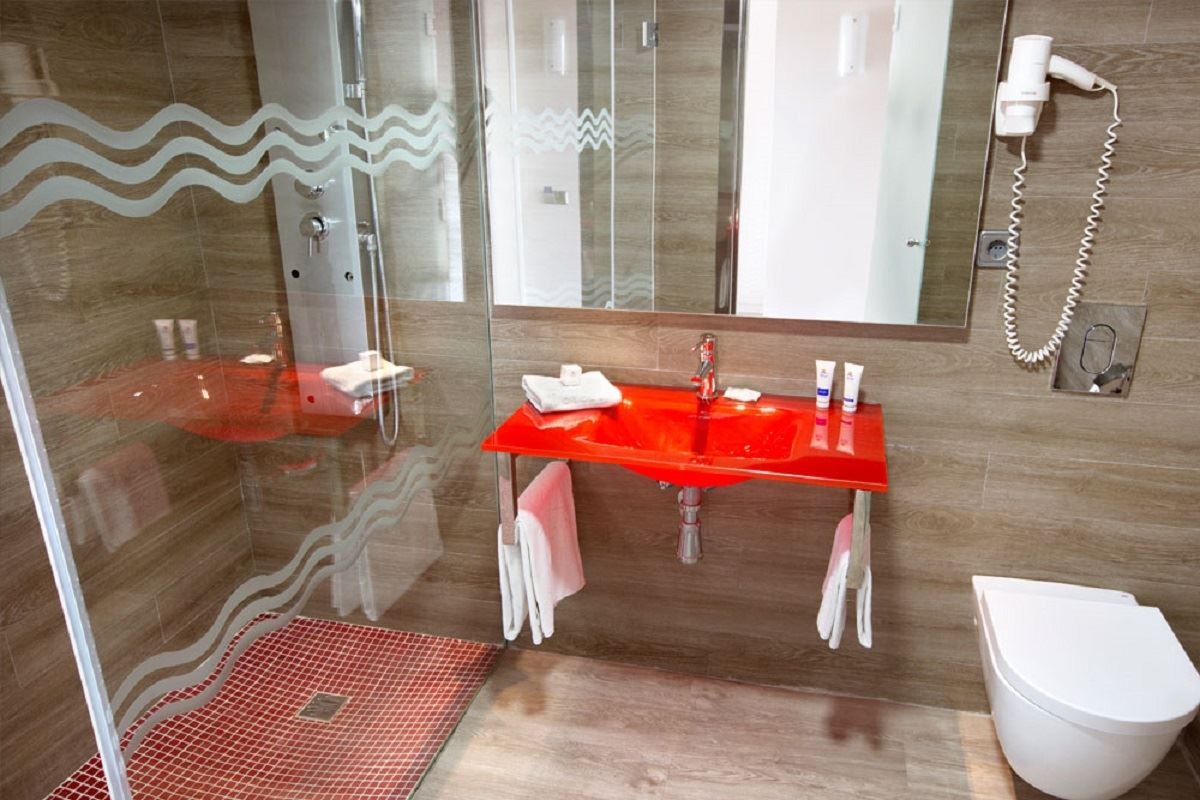 rooms-apartment-balcony-or-terrace