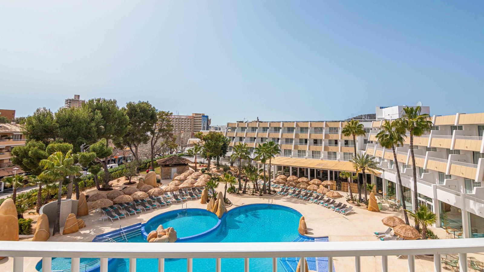 rooms-apartment-balcony-or-terrace