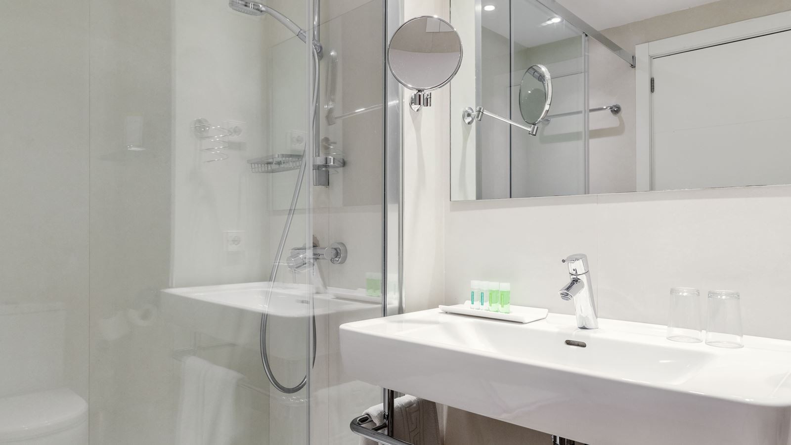 rooms-apartment-superior-pool-view-3rd-floor-1-bedroom