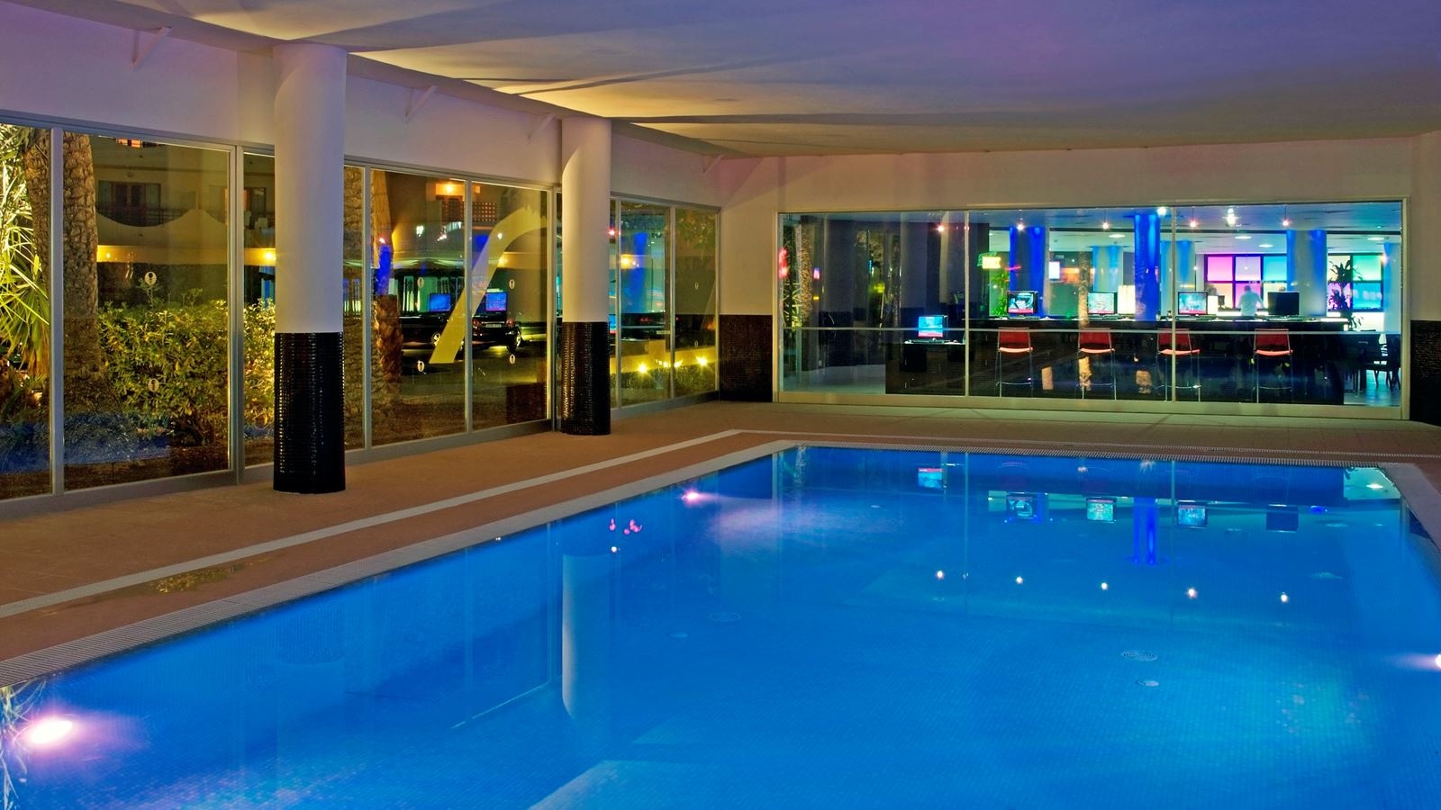 pools-outdoor--indoor-pool