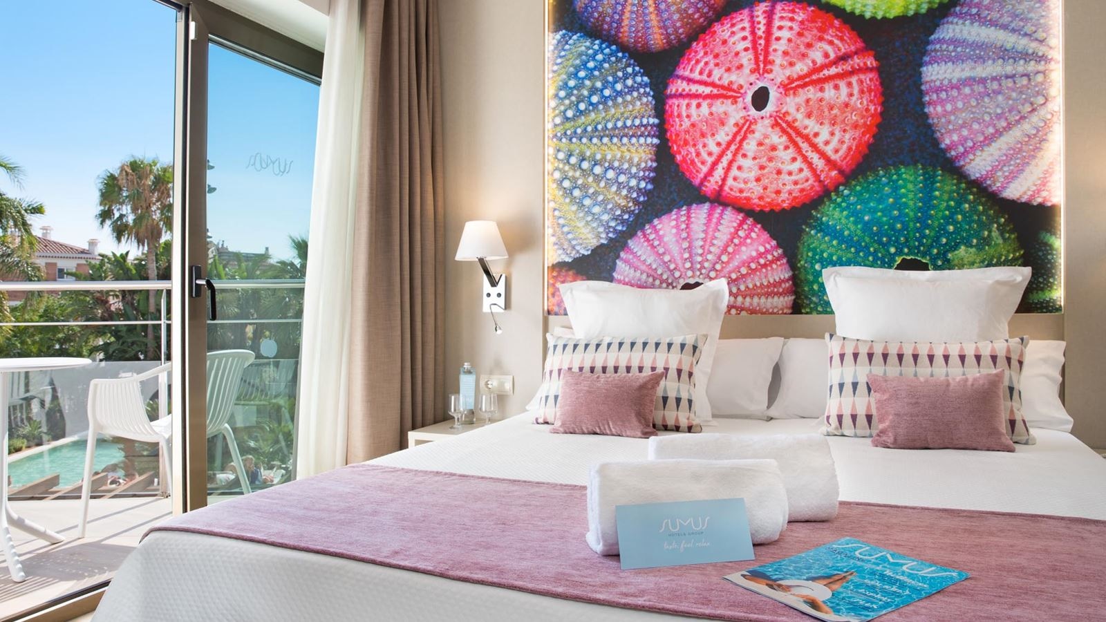 rooms-superior-city-view-balcony