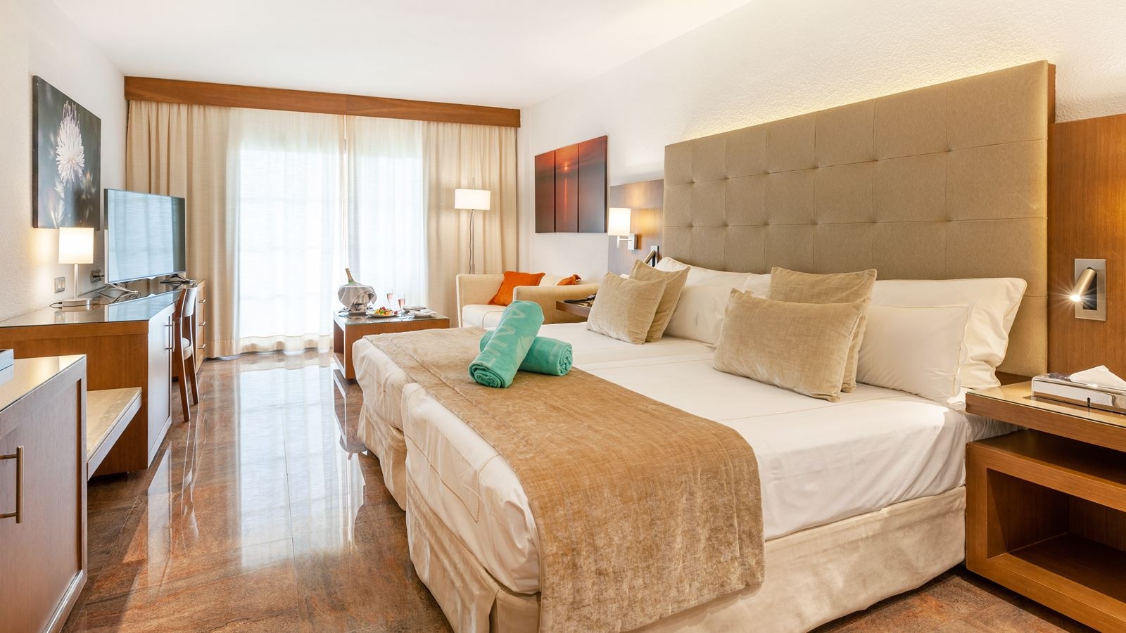 rooms-double-superior-balcony