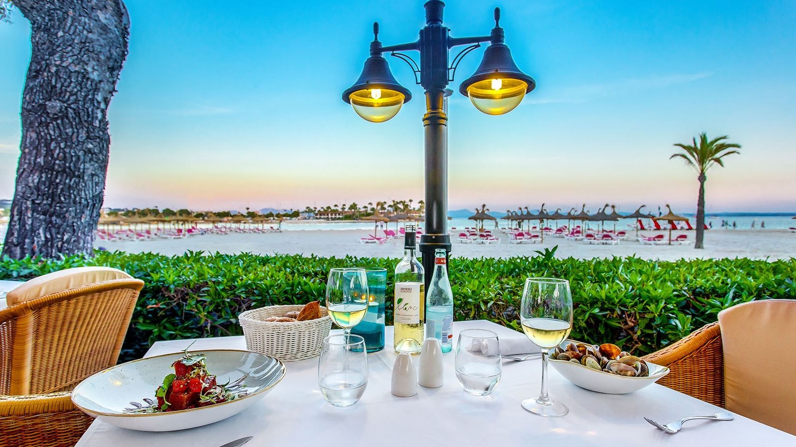 restaurants-mirablau-beach-bar--restaurant