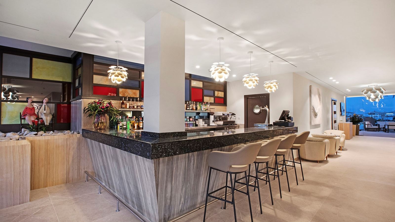 restaurants-bluemoon-lounge-bar