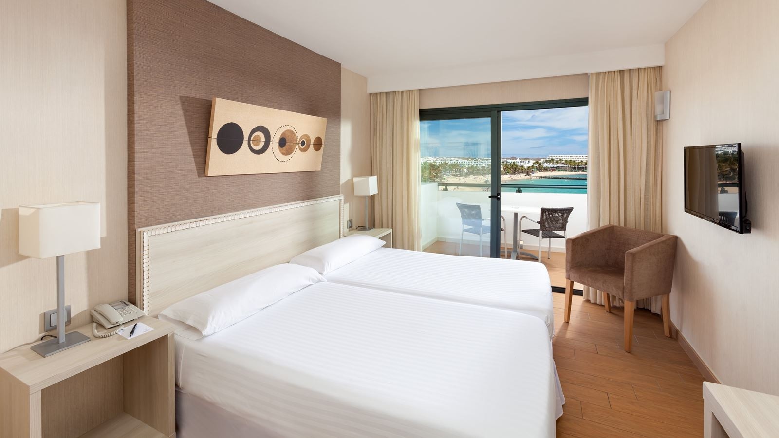 rooms-double-single-use-sea-view-balcony-or-terrace