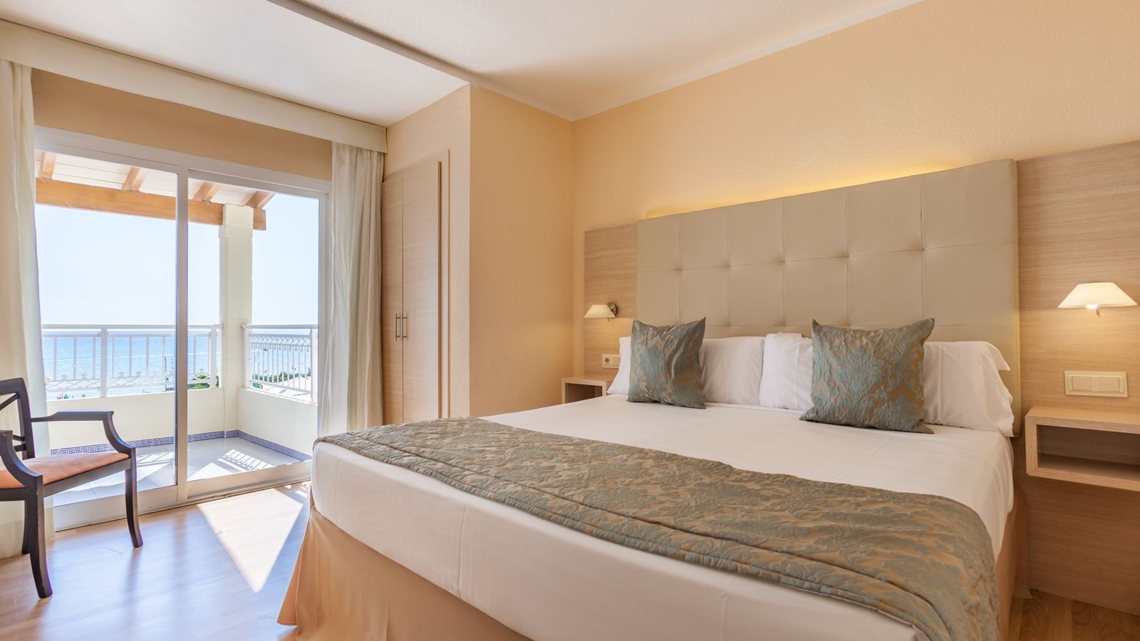 rooms-apartment-royalterrace