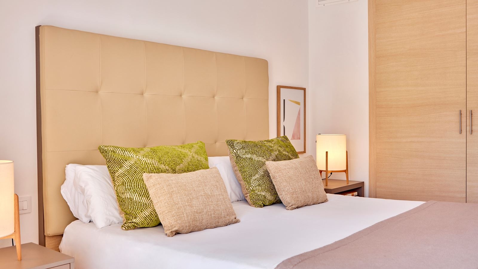 rooms-1-bedroom-suite-poolview-balcony-or-terrace