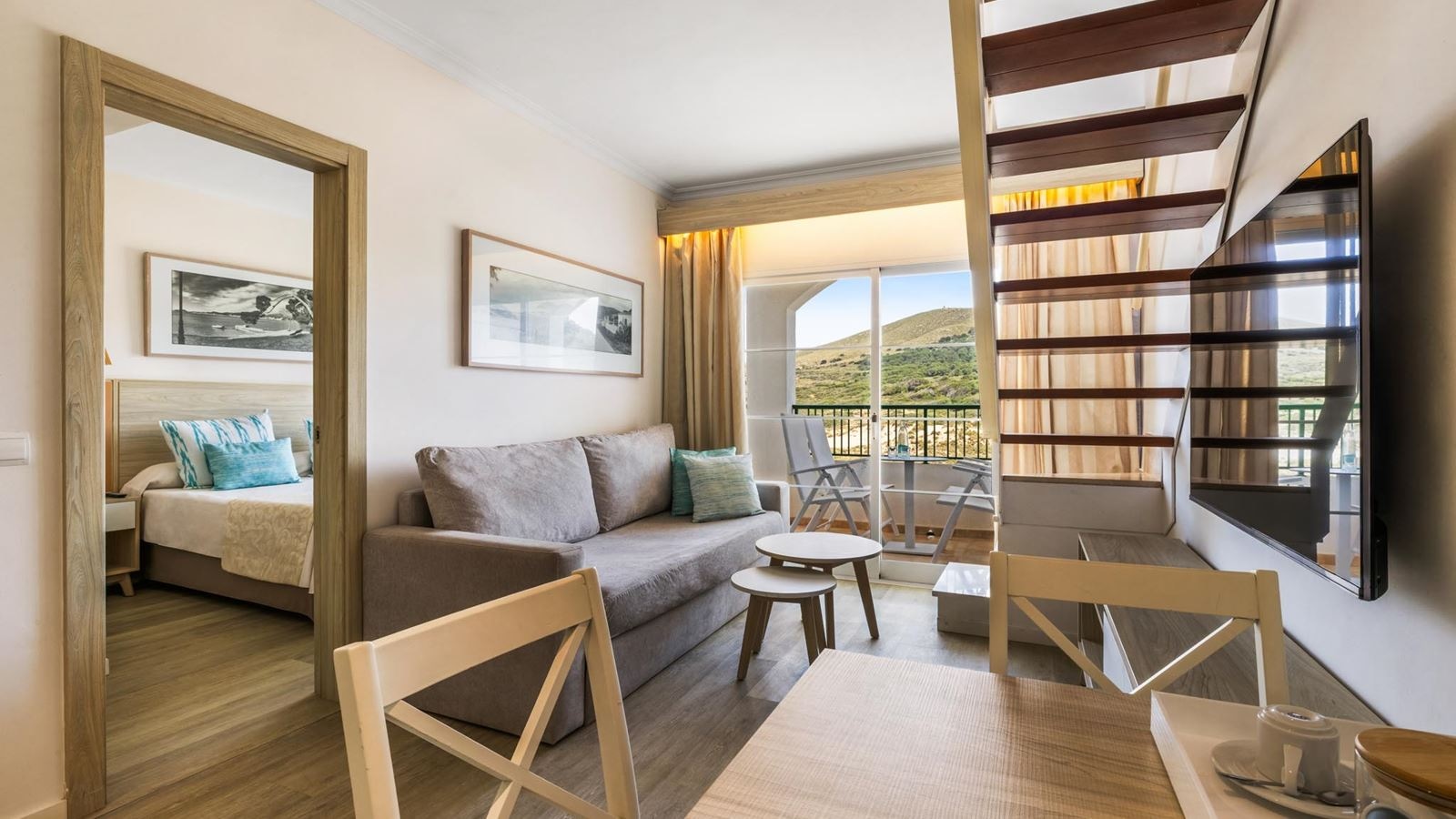 rooms-apt-1-bedroom-royal-terrace-sea-view