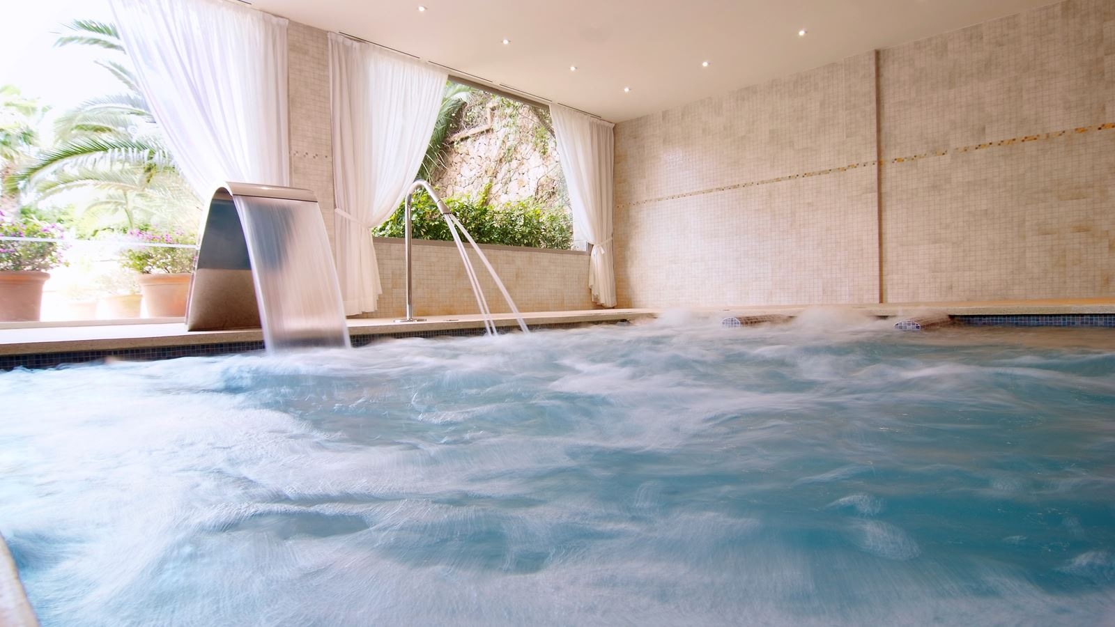 pools-indoor-pool