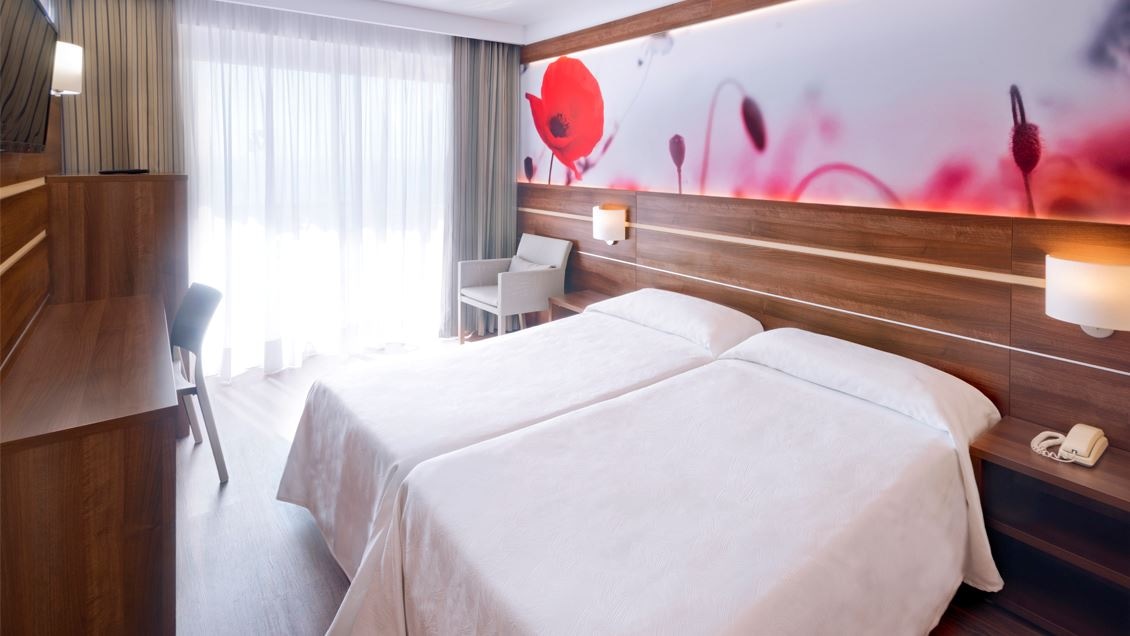 rooms-style-room-poolsea-view-tiple-style-room-poolsea-view