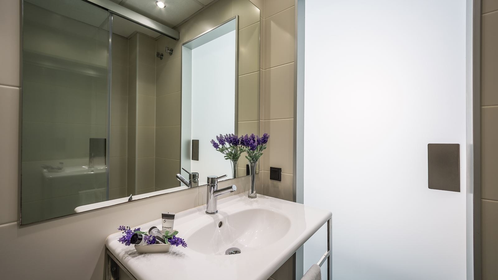 rooms-double-or-twin-standard