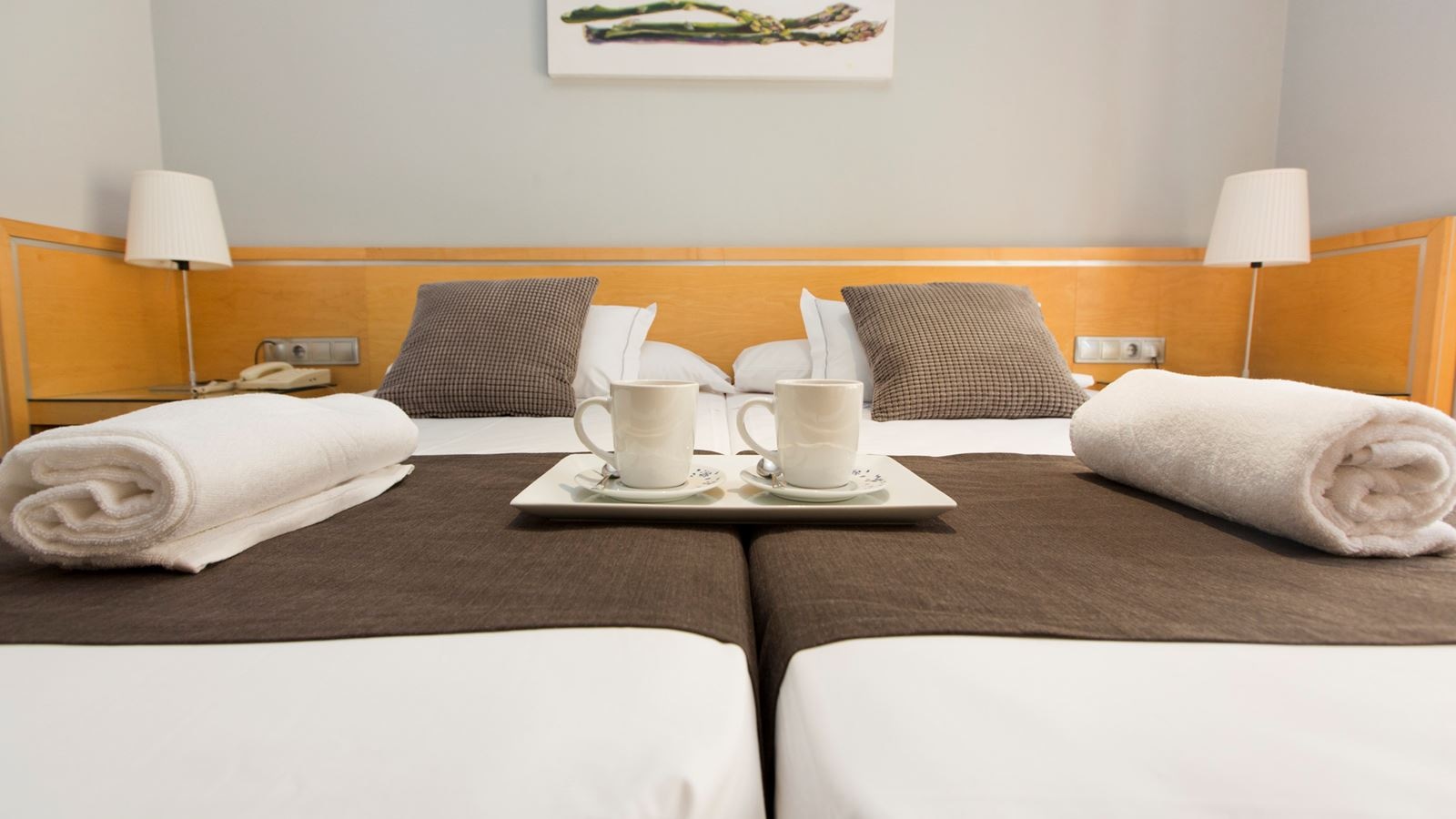 rooms-double-two-double-beds