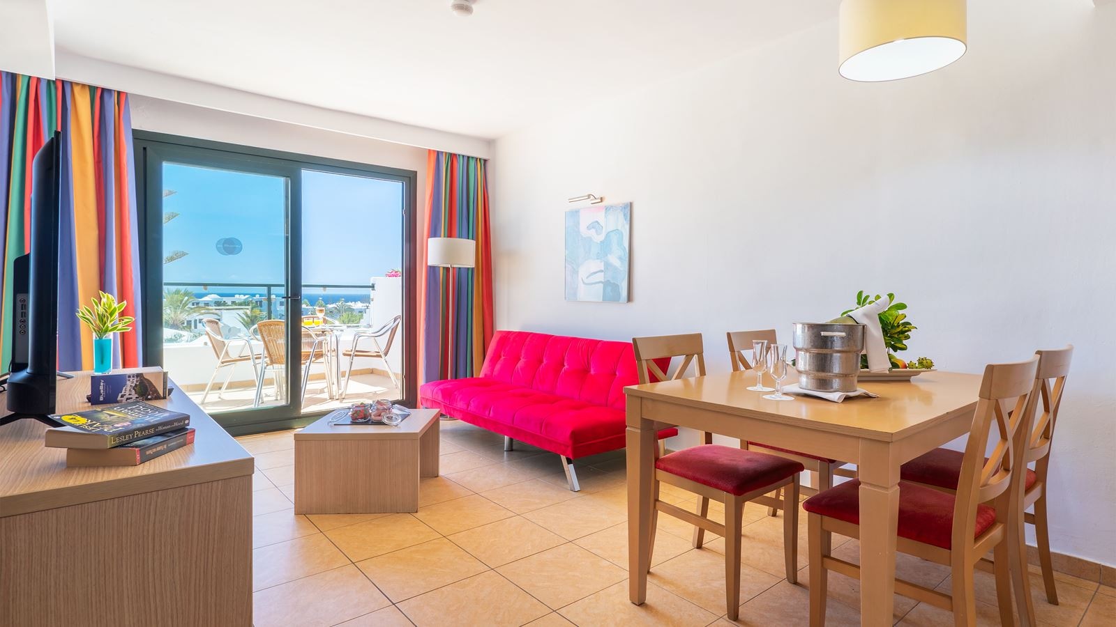 rooms-apartment-1-bedroom-balcony-or-terrace