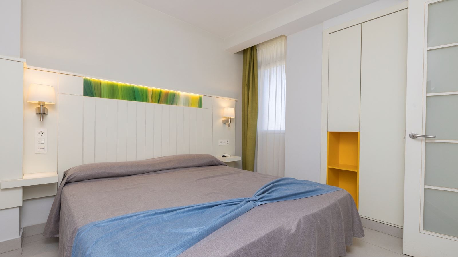 rooms-double-standard-1-bedroom-apartment-with-balcony-a2r