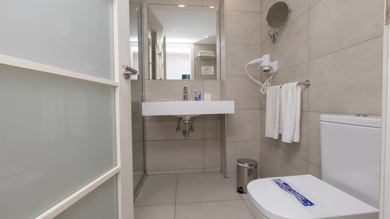 rooms-standard-studio-with-balcony-str