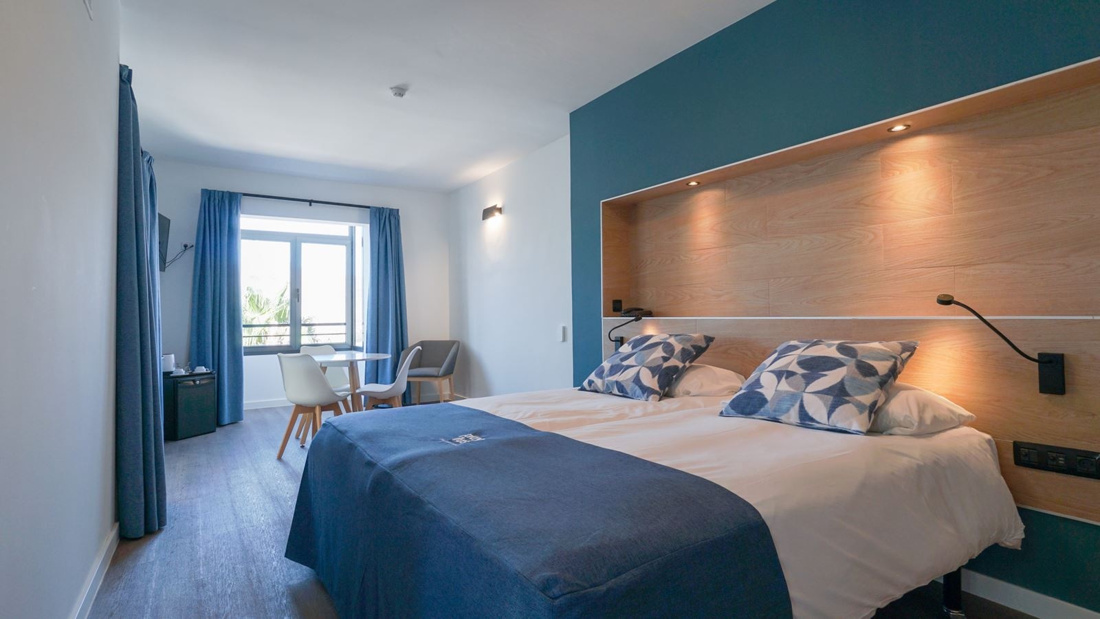 rooms-double-room-sea-view-with-kitchenette