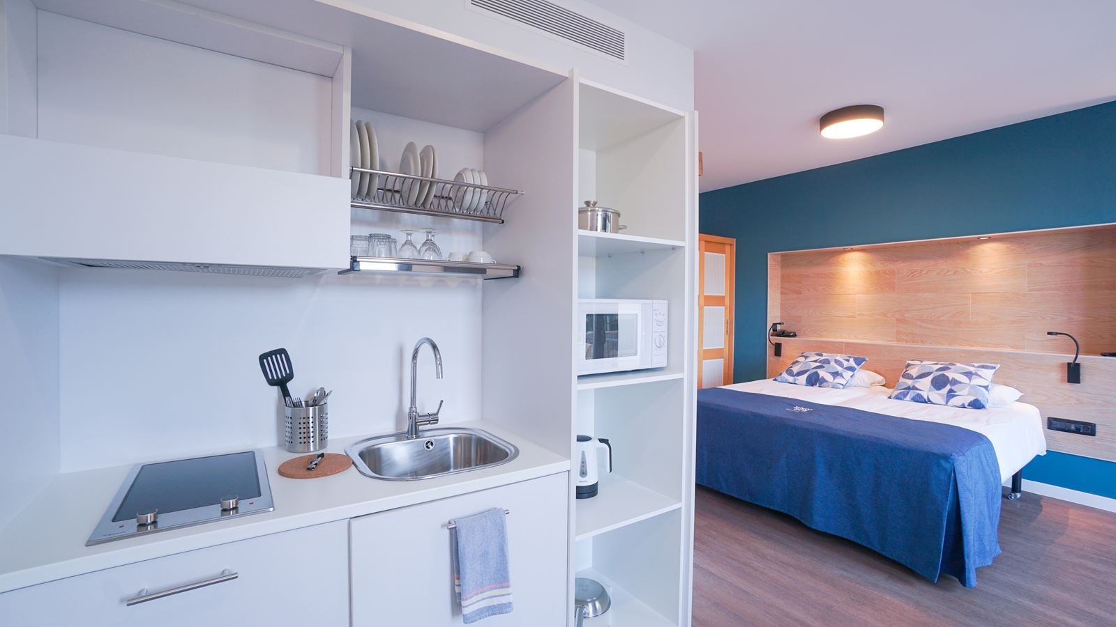 rooms-double-room-sea-view-with-kitchenette
