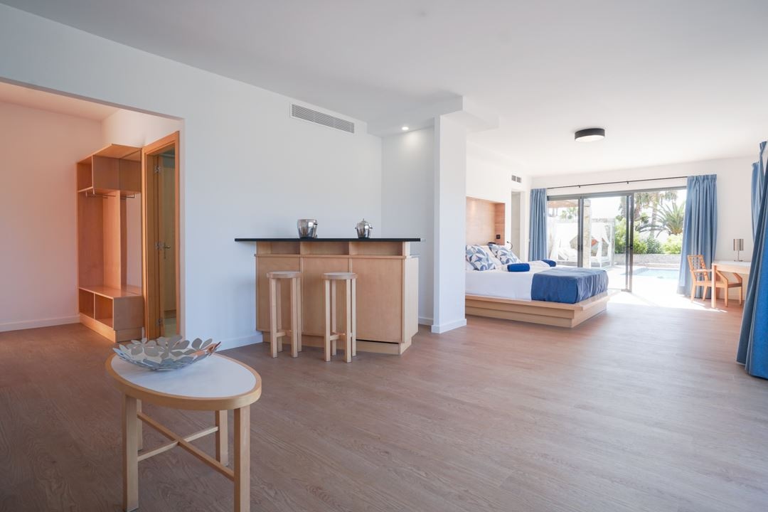 rooms-suite-with-private-pool