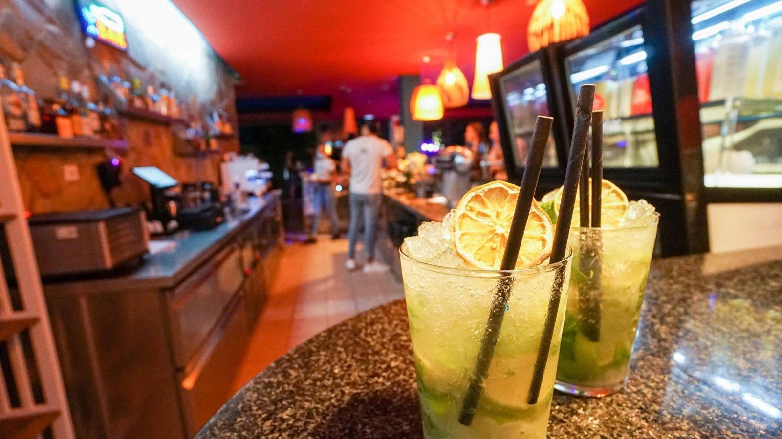 bars-palapa-bar--hotel-pool