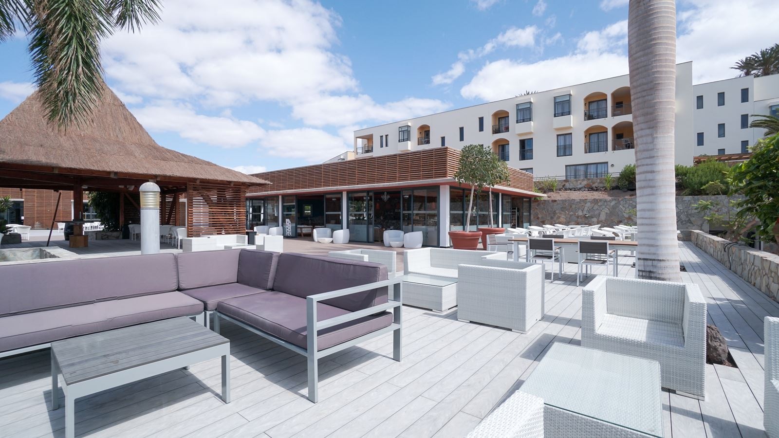 bars-palapa-bar--hotel-pool