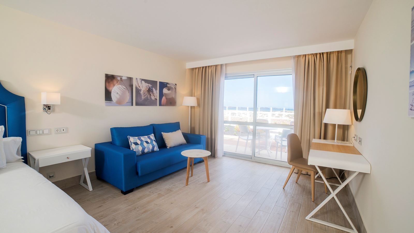 rooms-double-standard-room-seaview-balcony-or-terrace