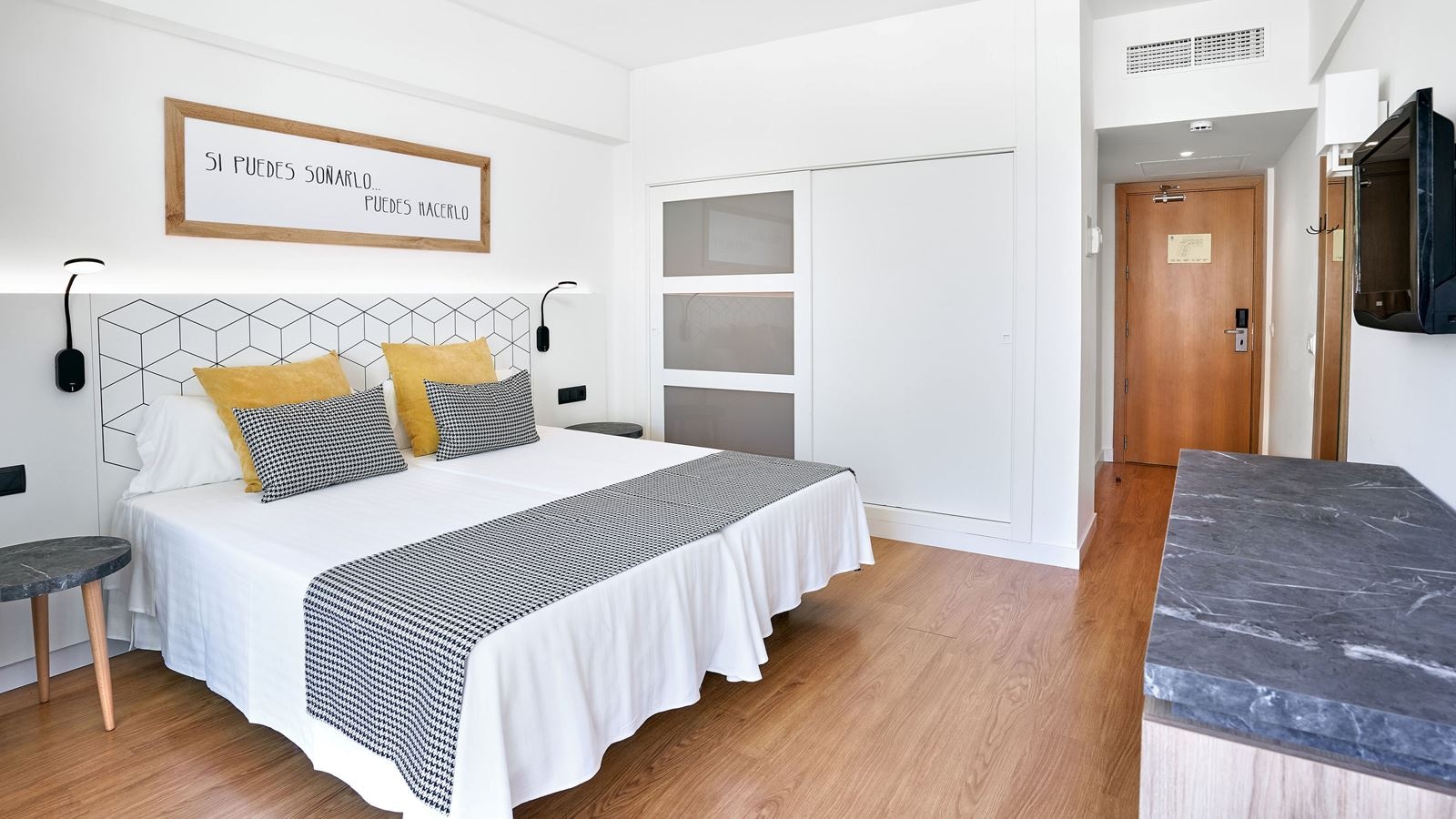 rooms-room-with-views