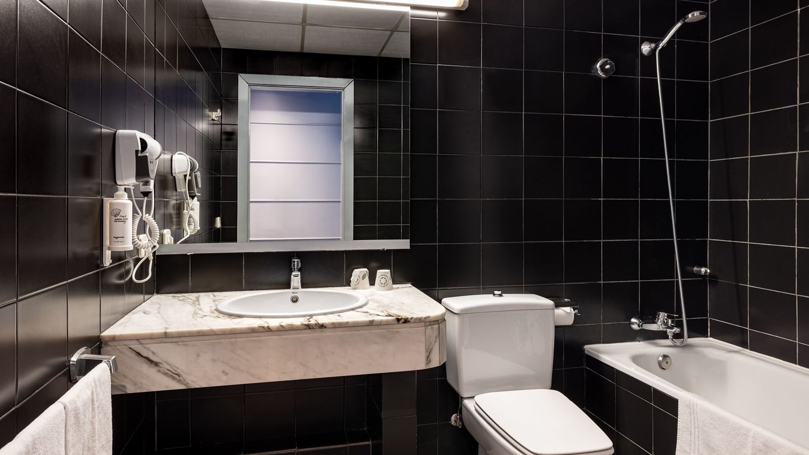 rooms-pool-view-room