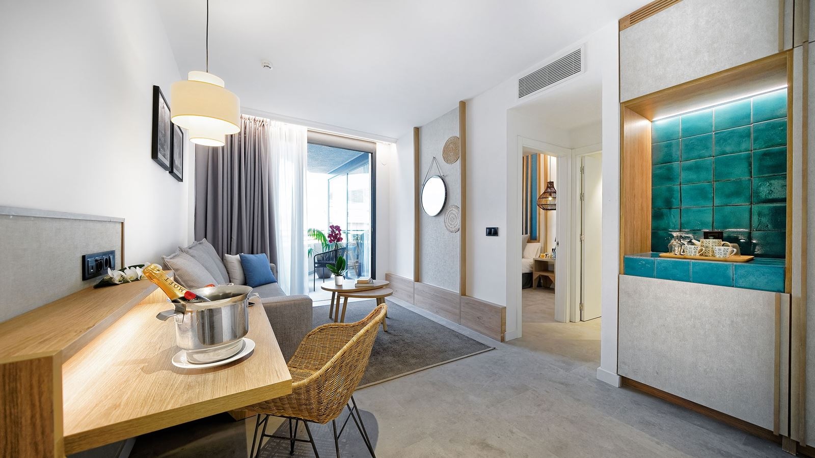 rooms-family-room-balcony-or-terrace