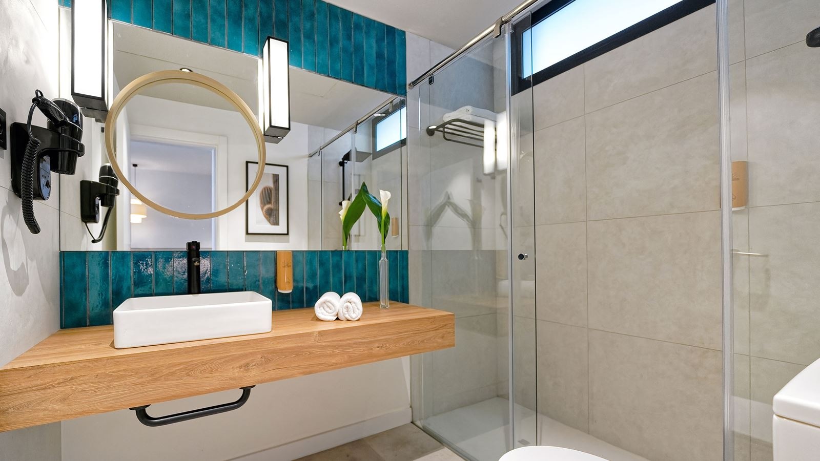 rooms-family-room-balcony-or-terrace