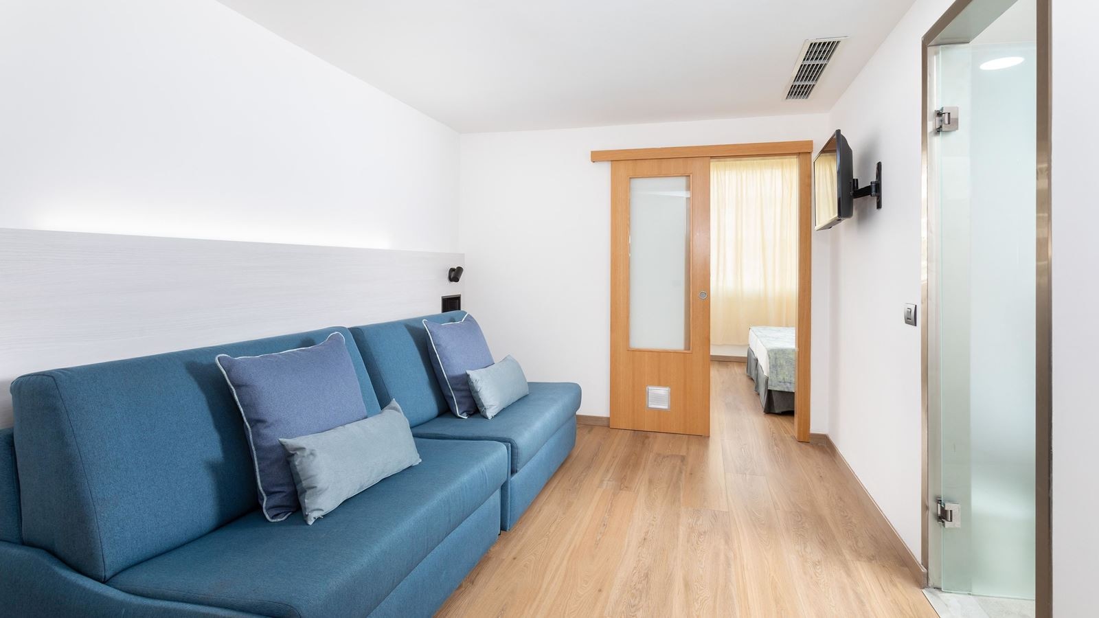 rooms-family-room-with-seperate-lounge-balcony-or-terrace