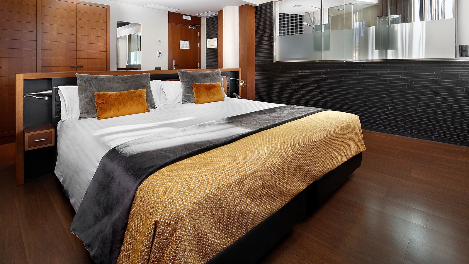 rooms-double-standard