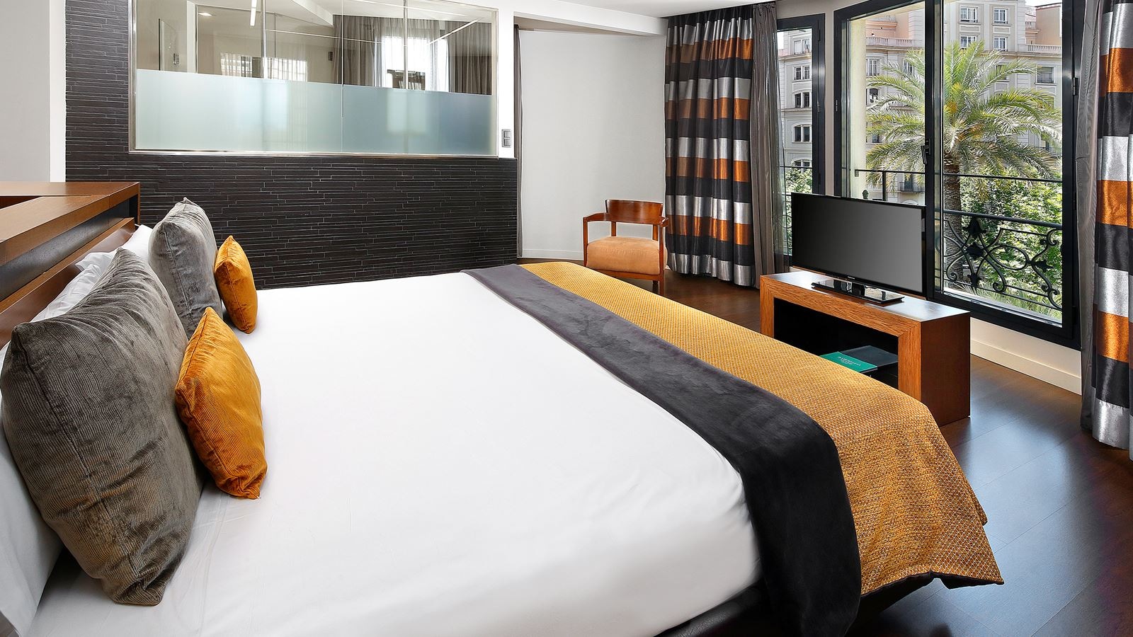 rooms-double-standard