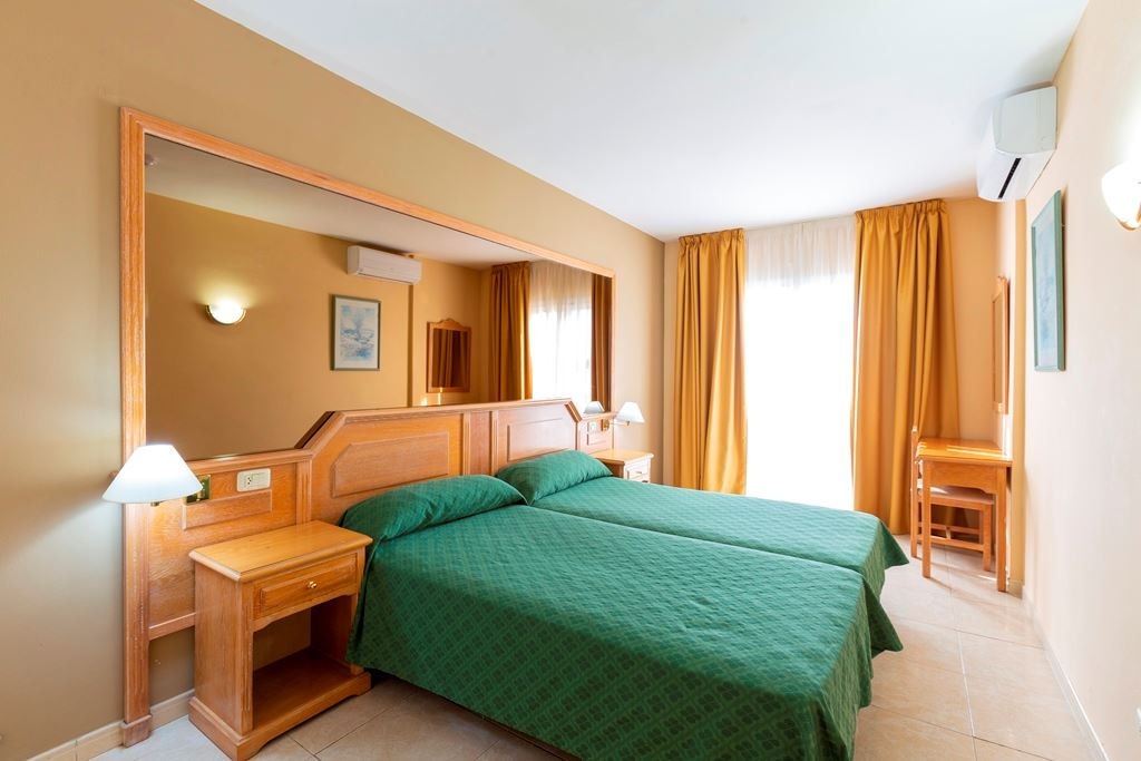 rooms-apartment-standard-balcony-or-terrace