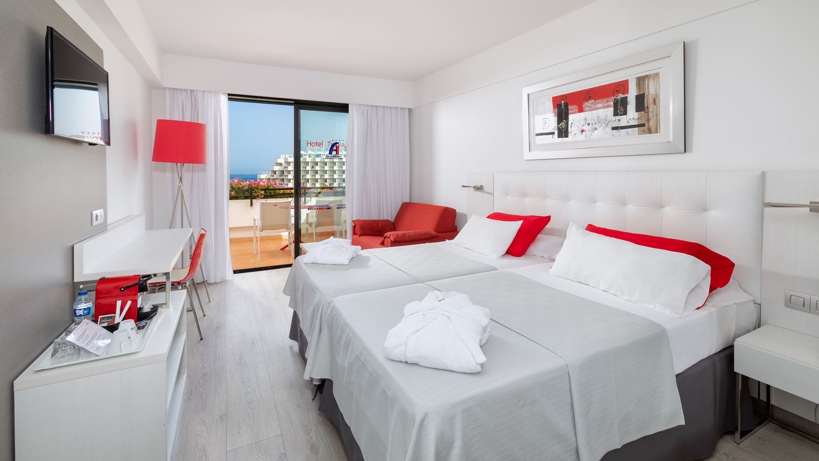 rooms-club-alexandre-sea-view-balcony-or-terrace