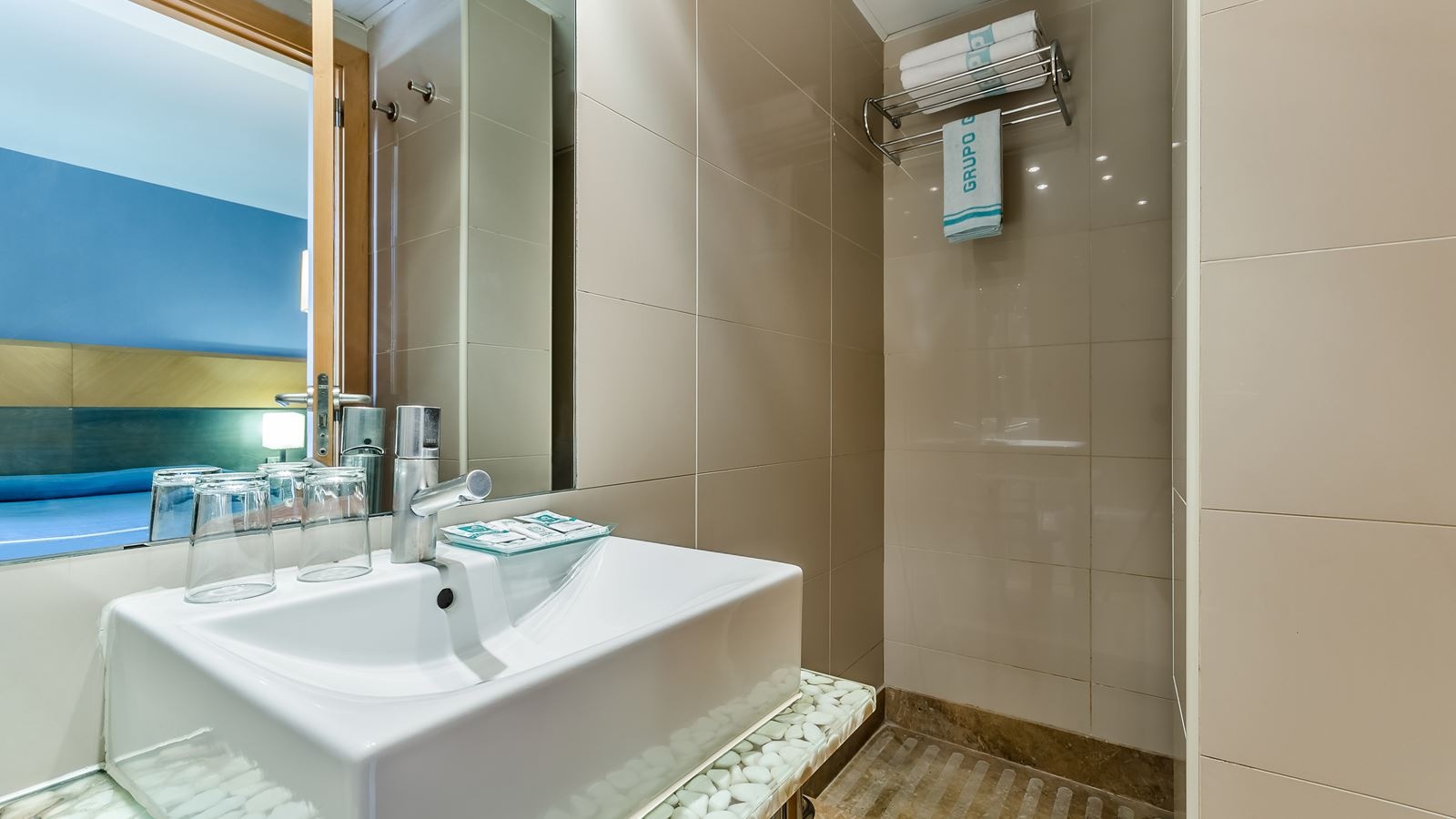 rooms-double-or-twin-standard