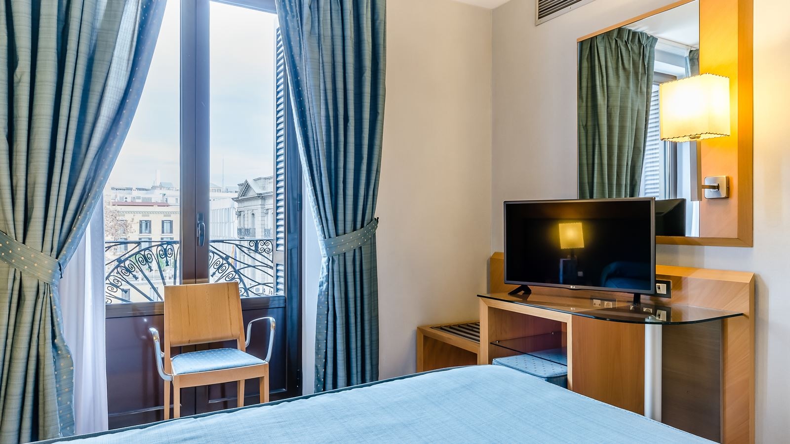 rooms-double-or-twin-standard