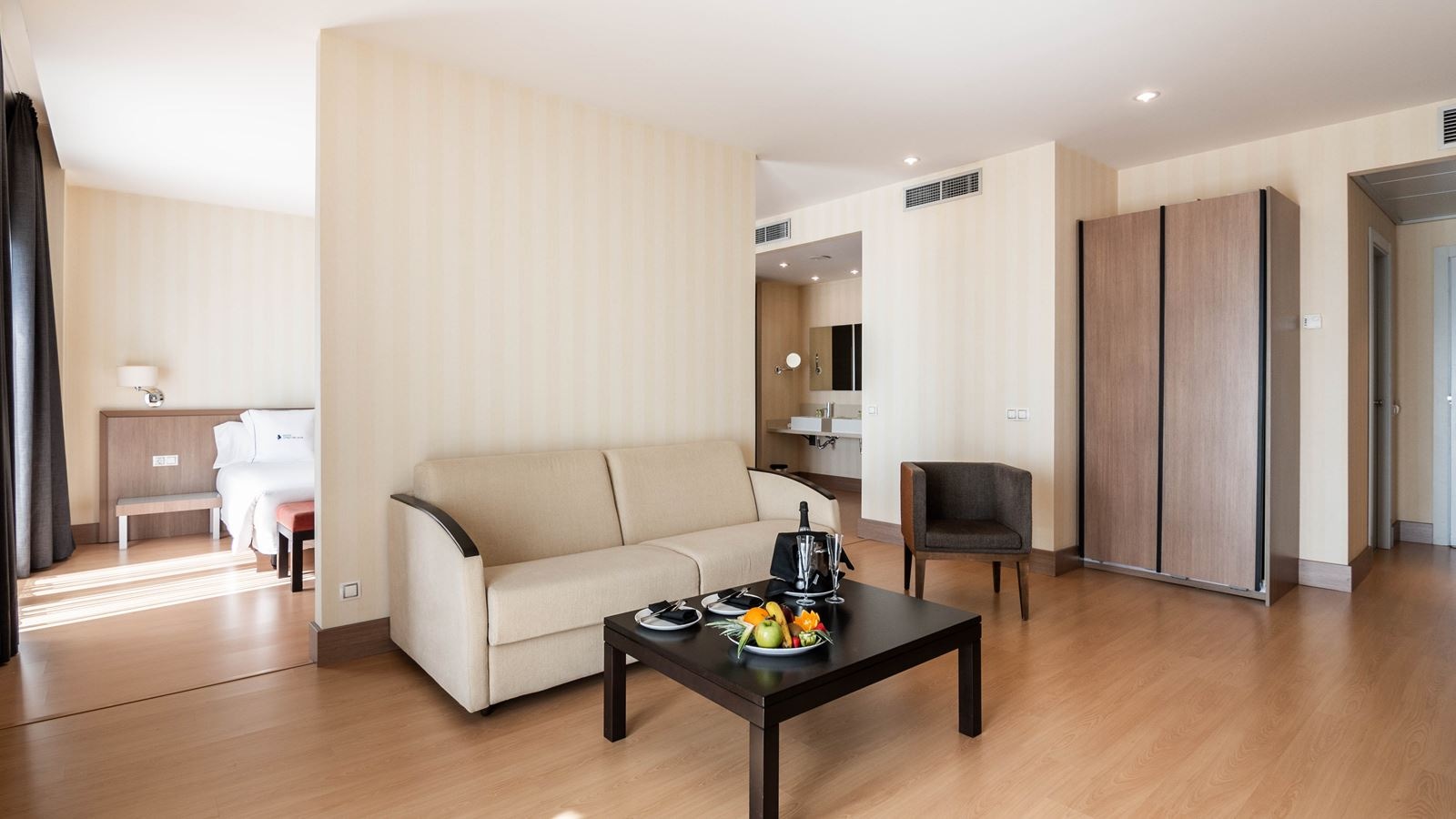 rooms-executive-room