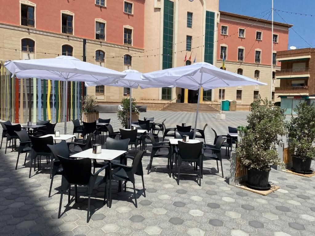 restaurants-restaurants