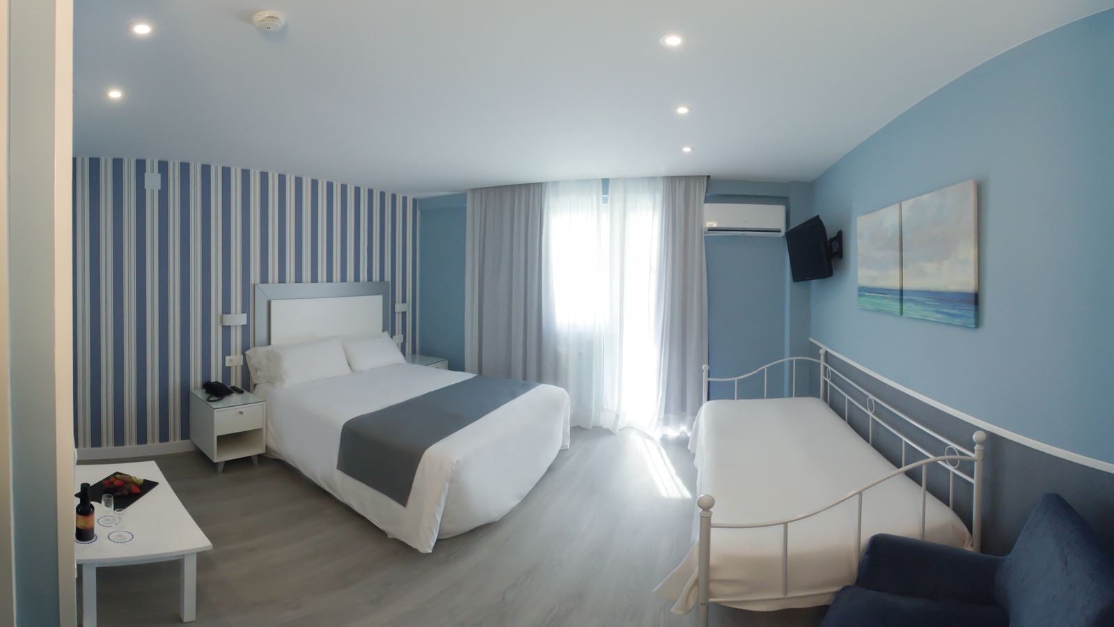 rooms-double-two-double-beds