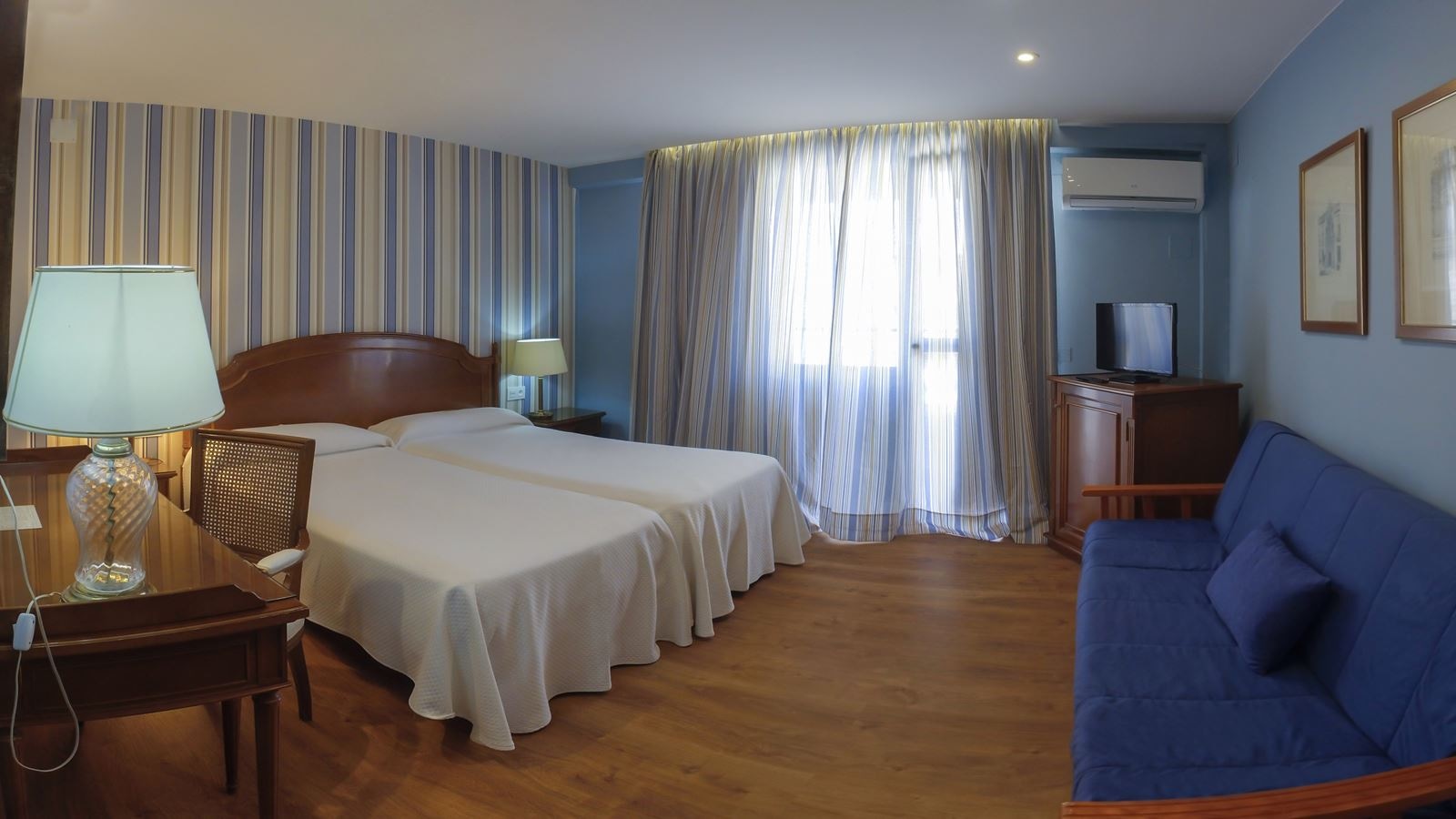 rooms-double-two-double-beds