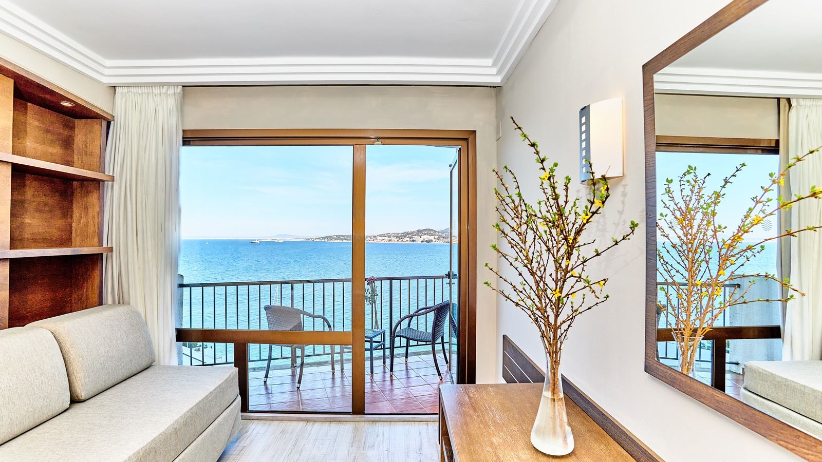 rooms-double-or-twin-sea-view-capacity-3