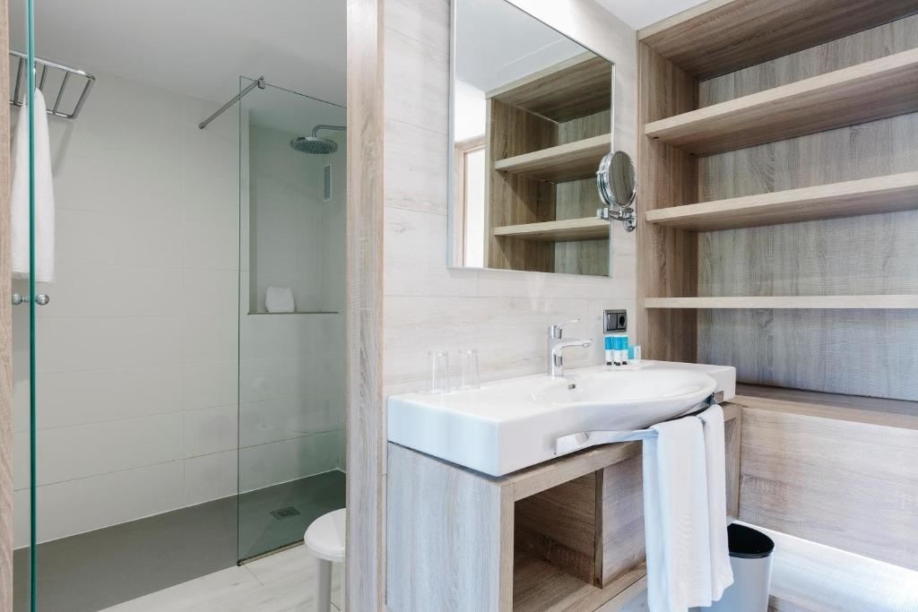 rooms-standard-junior-suite